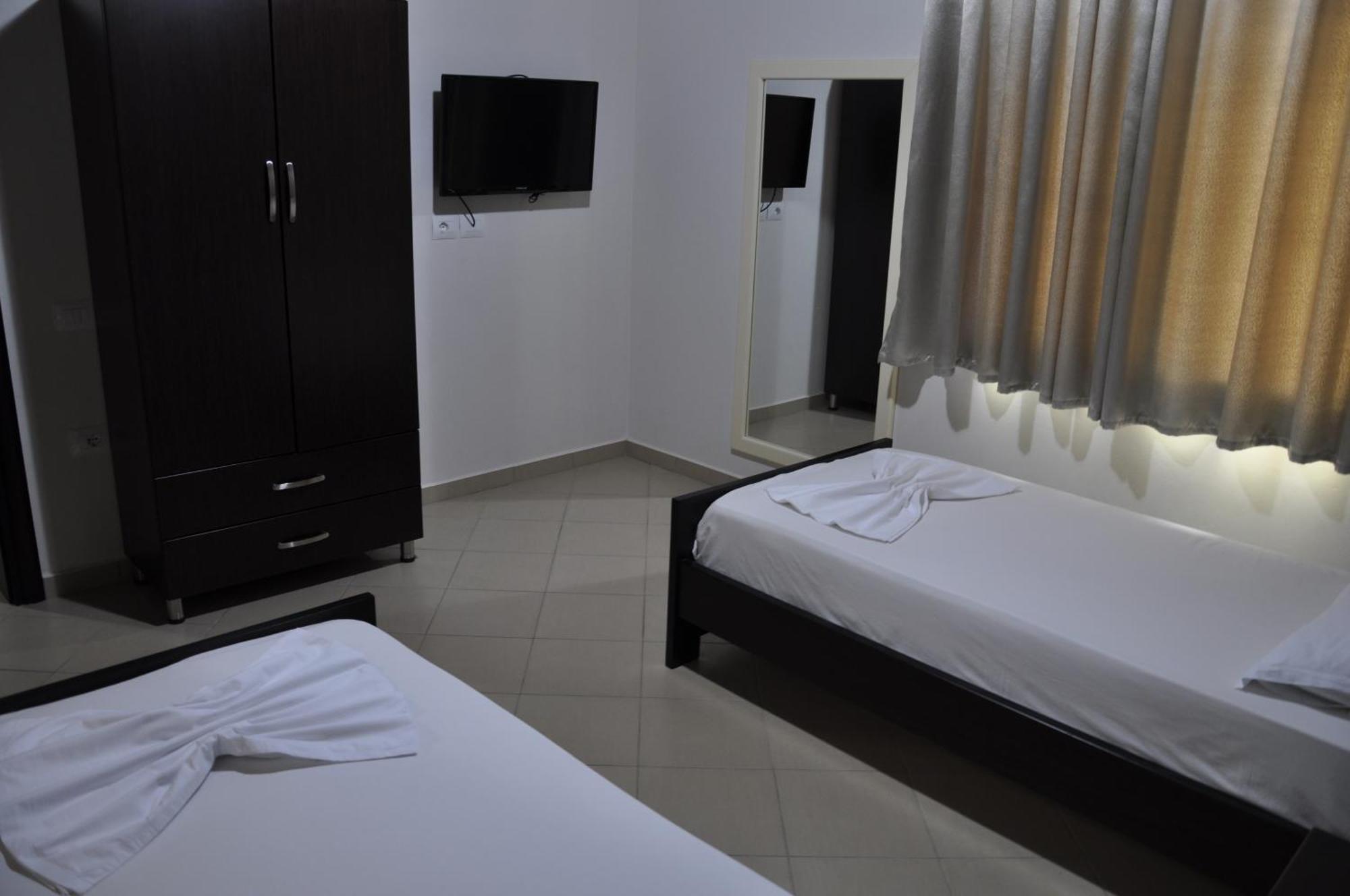 Hotel Villa Qendra Ksamil Quarto foto