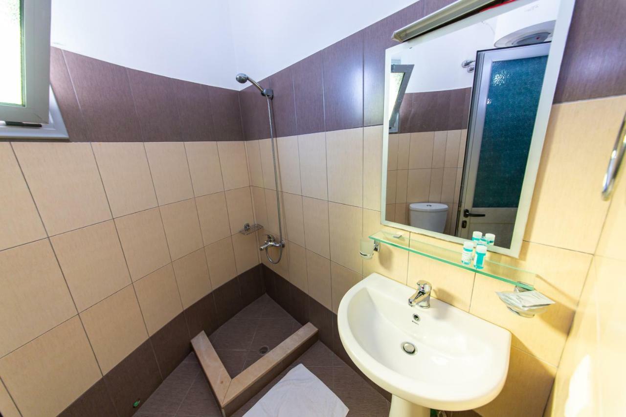 Hotel Villa Qendra Ksamil Quarto foto